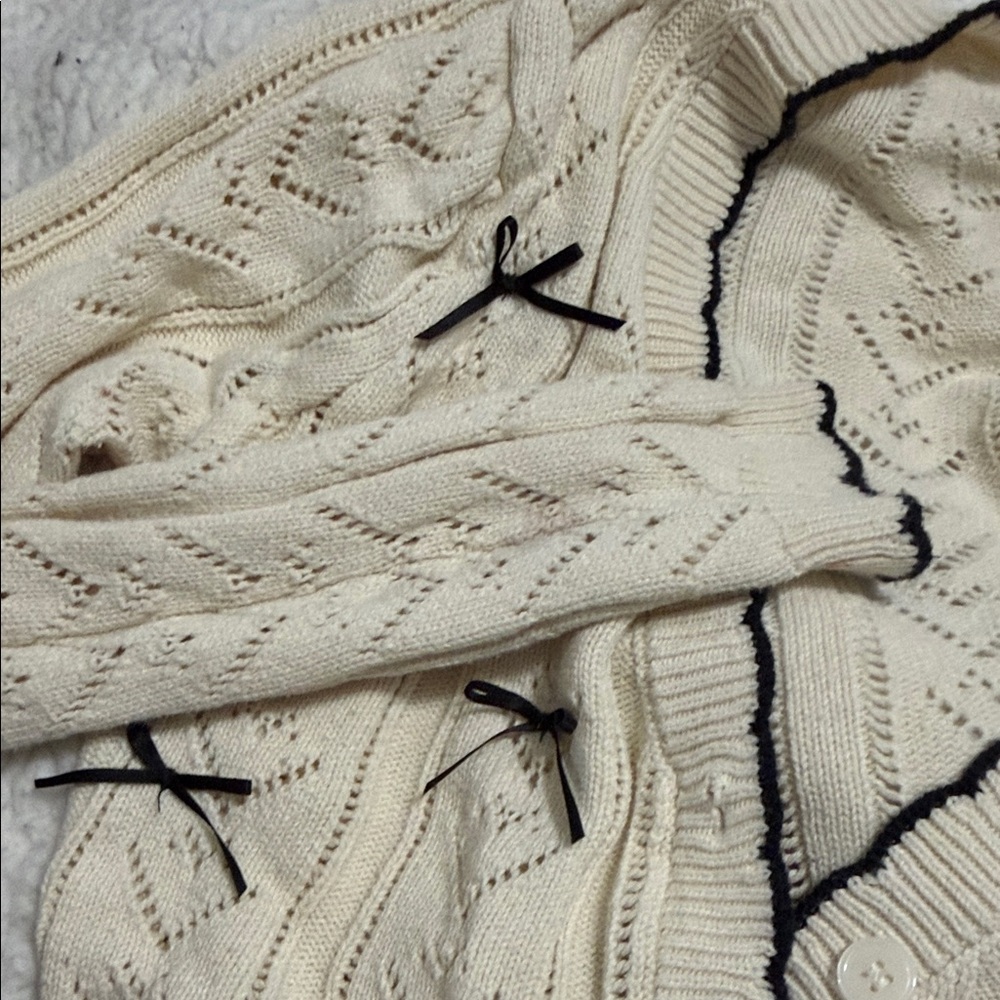 Willow & Wind Cream Openwork Cardigan with Black Trim - Picture 4 of 4